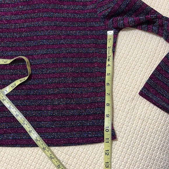 Metallic/ glitter Top ✨ - Picture 7 of 11